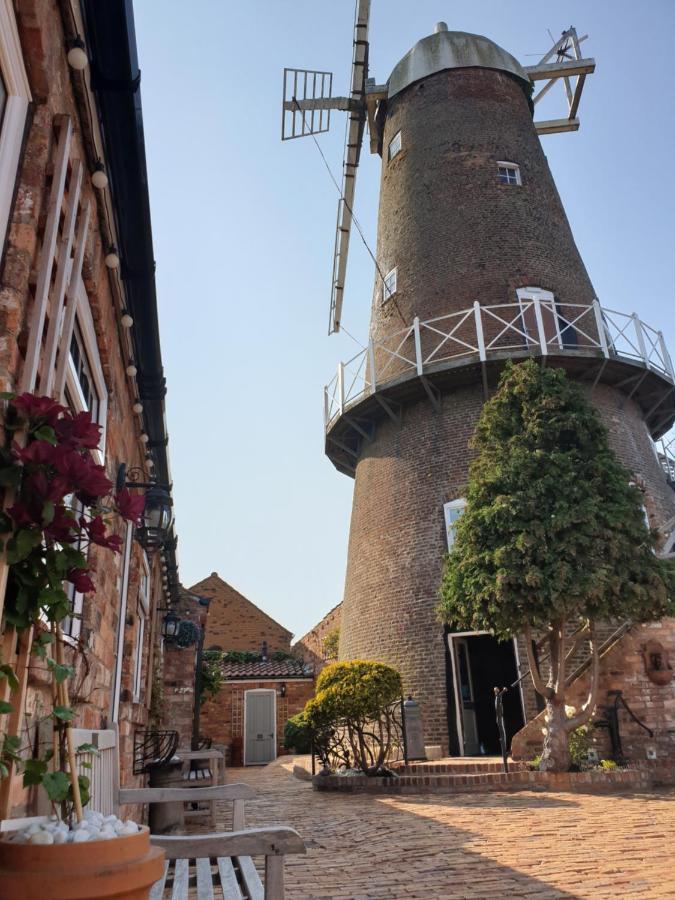 The Windmill Hotel Скарбъро Екстериор снимка