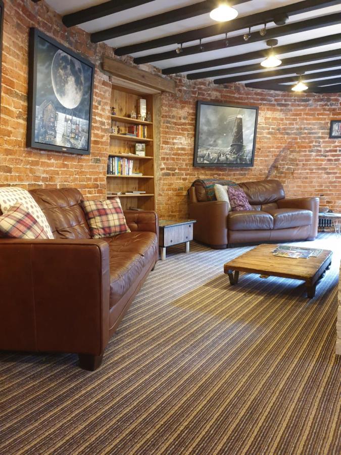 The Windmill Hotel Скарбъро Екстериор снимка