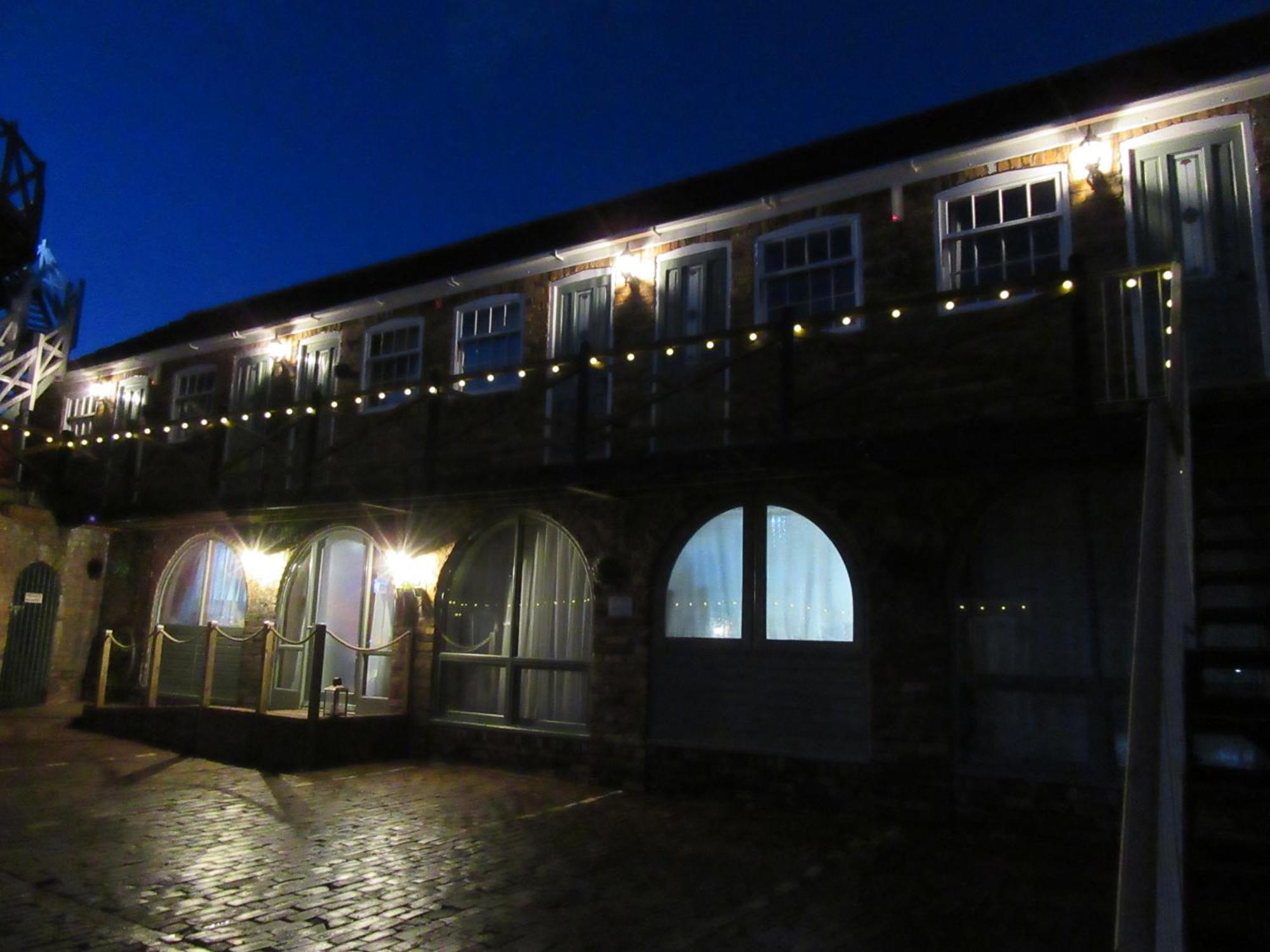 The Windmill Hotel Скарбъро Екстериор снимка