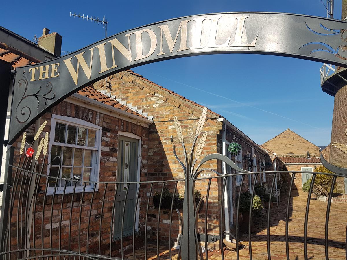 The Windmill Hotel Скарбъро Екстериор снимка